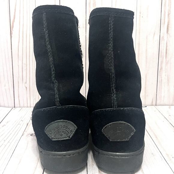 Minnetonka Women's Black Suede Sheepskin Wool Lined Short Boots Size 10 - Picture 5 of 13